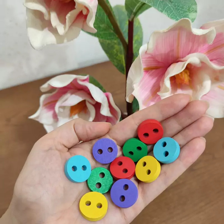 بازی دوختنی نخ و دکمه