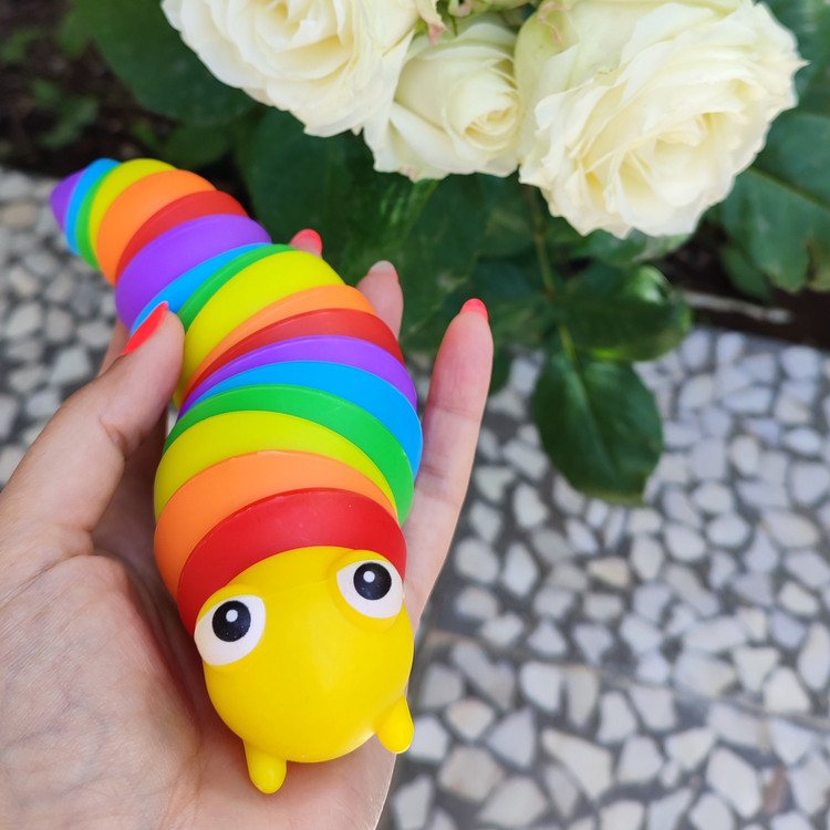 اسباب بازی کرم دستورزی، تقویت عضلات دست و شنوایی