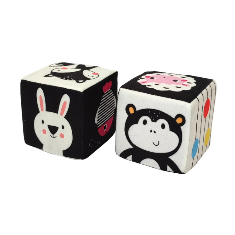 مکعب ابری سیاه و سفید ماه کوچولو