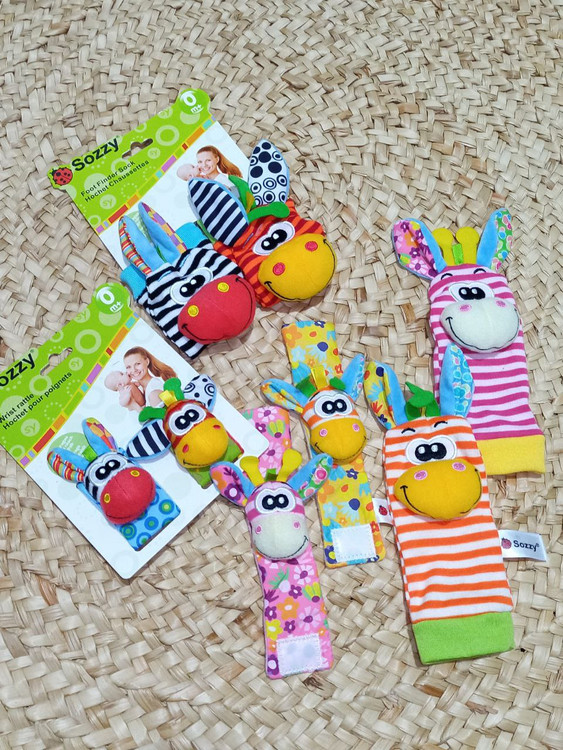 مچبند و جوراب جغجغه ای نوزاد