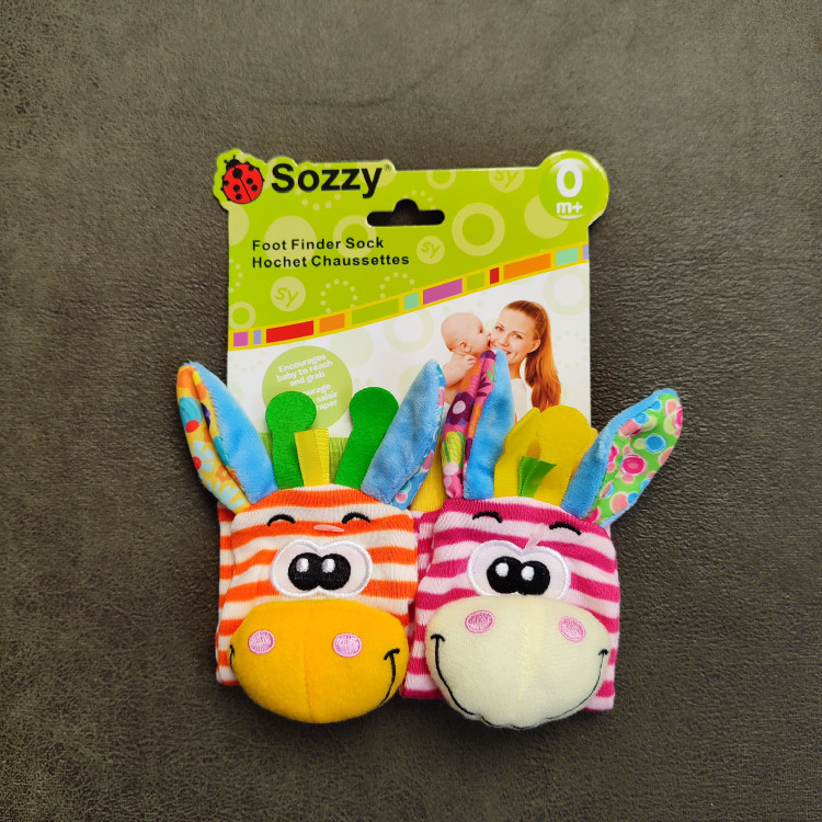 جوراب جغجغه ای نوزاد طرح زرافه