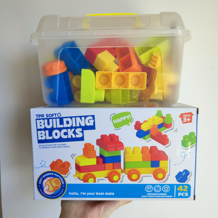 اسباب بازی لگو نرم ۴۲ تکه باکس دار رنگ شاد