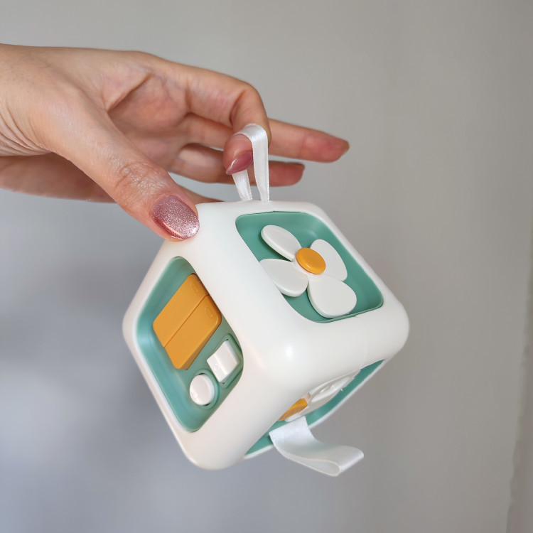 اسباب بازی بیزی کیوب دستورزی وارداتی سبز رنگ